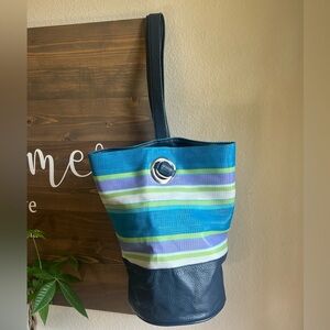 TOTE LE MONDE Bucket Bag